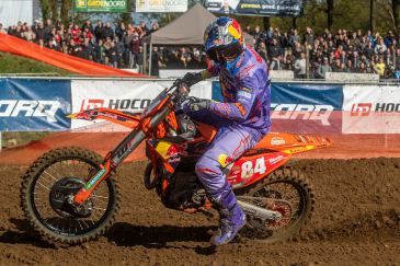 091 - Gesigneerd shirt en andere gadgets van wereldkampioen motorcross Jeffrey Herlings